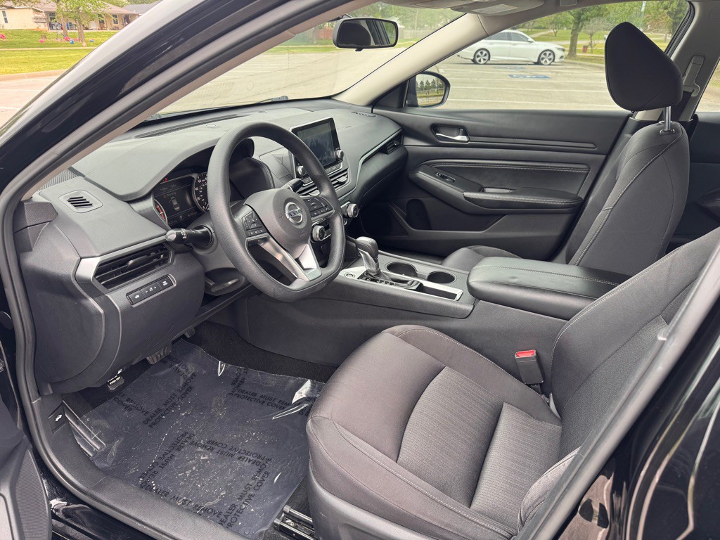 2019 Nissan Altima Image 9