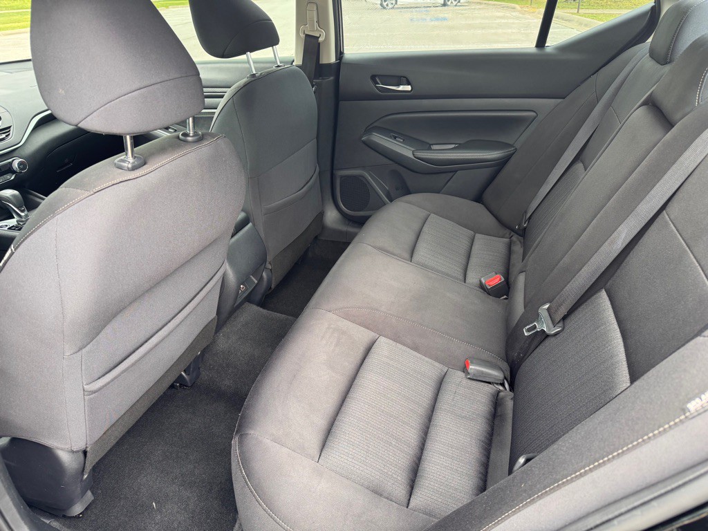 2019 Nissan Altima Image 10