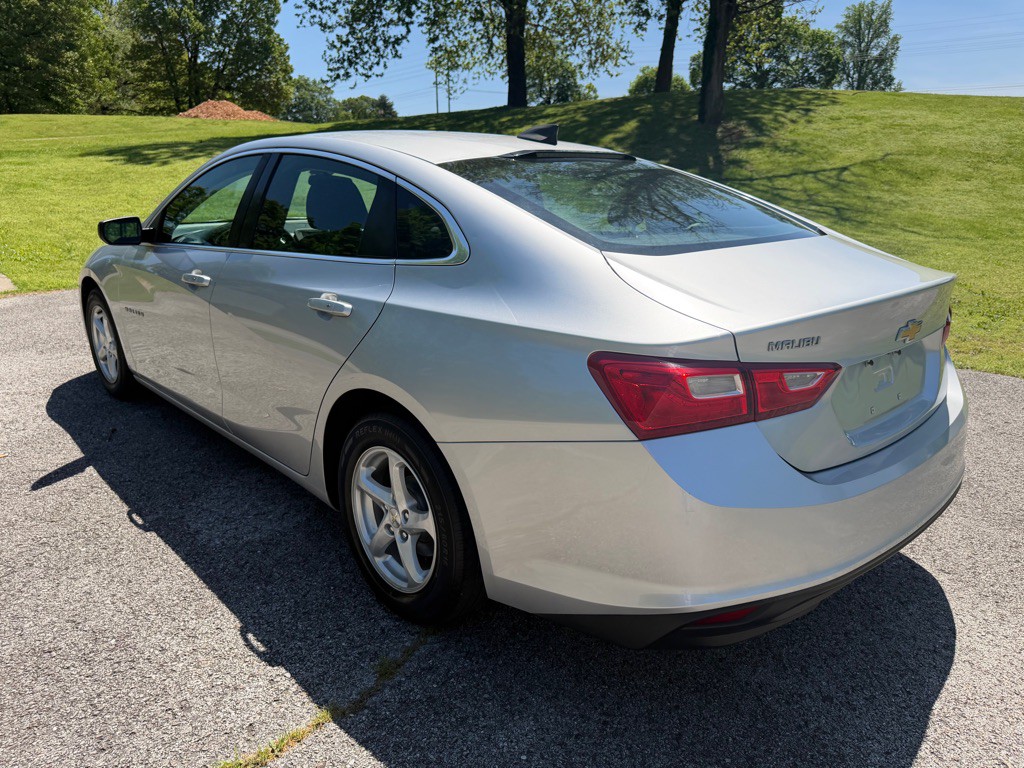 2018 Chevrolet Malibu Image 5