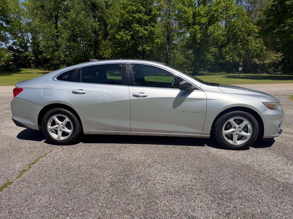 2018 Chevrolet Malibu Image 12