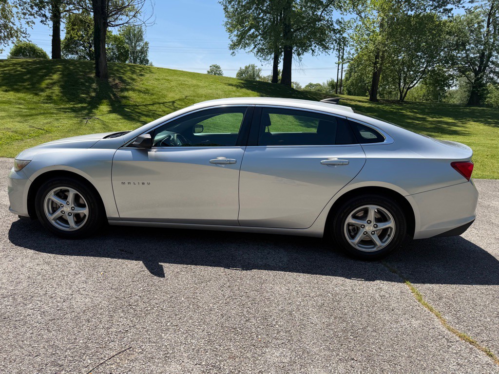 2018 Chevrolet Malibu Image 13