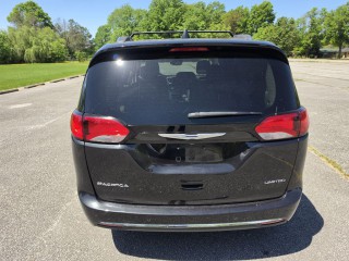 Image for 2017 Chrysler Pacifica Limited ID: 7361848