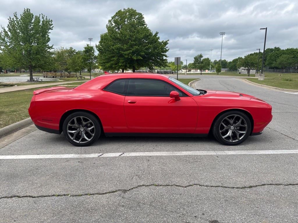 2015 Dodge Challenger Image 4