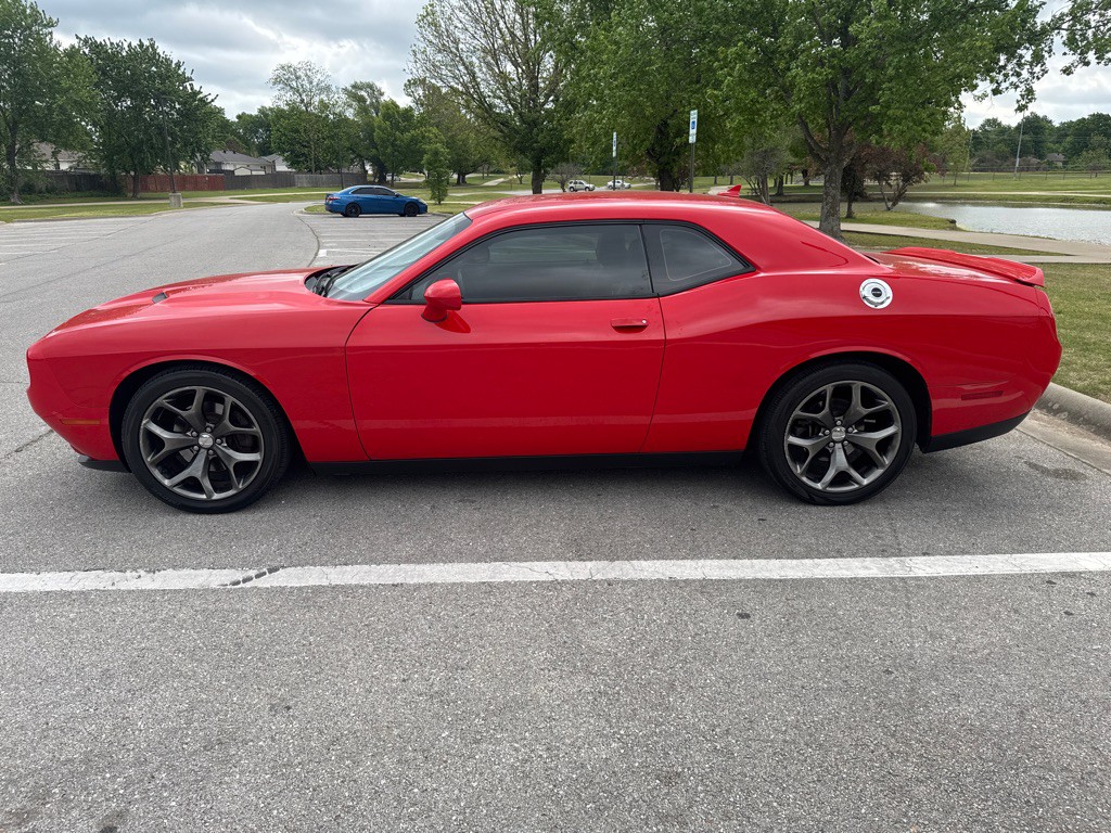 2015 Dodge Challenger Image 8
