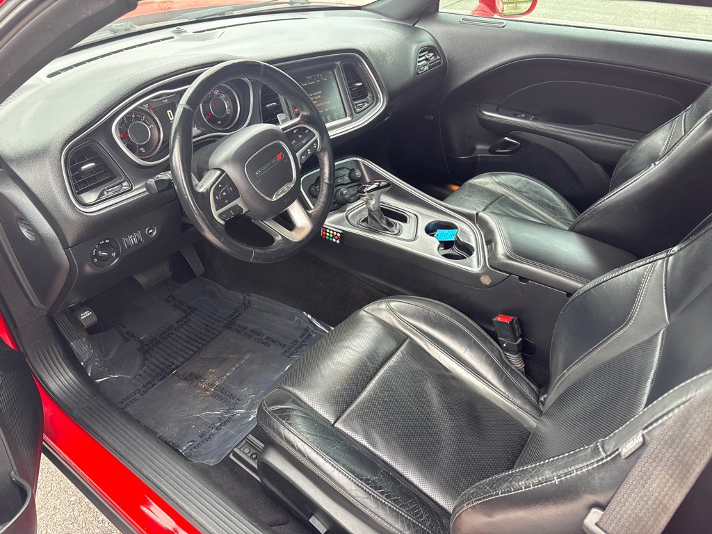 2015 Dodge Challenger Image 9