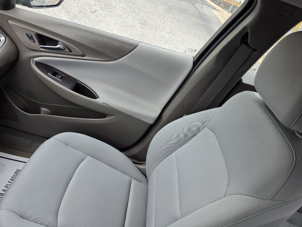 2017 Chevrolet Malibu Image 33