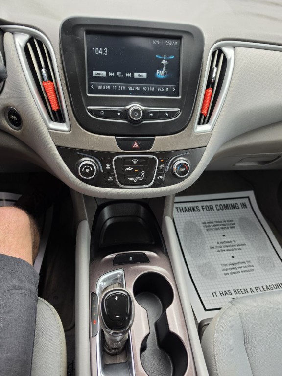 2017 Chevrolet Malibu Image 39