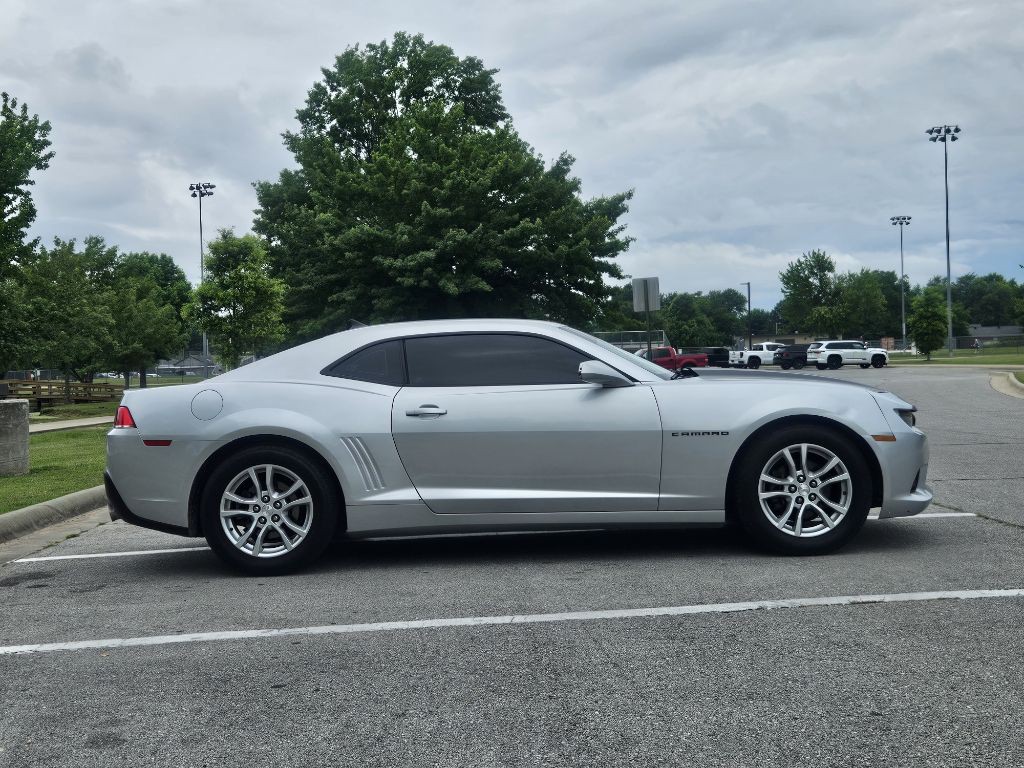 2015 Chevrolet Camaro Image 2