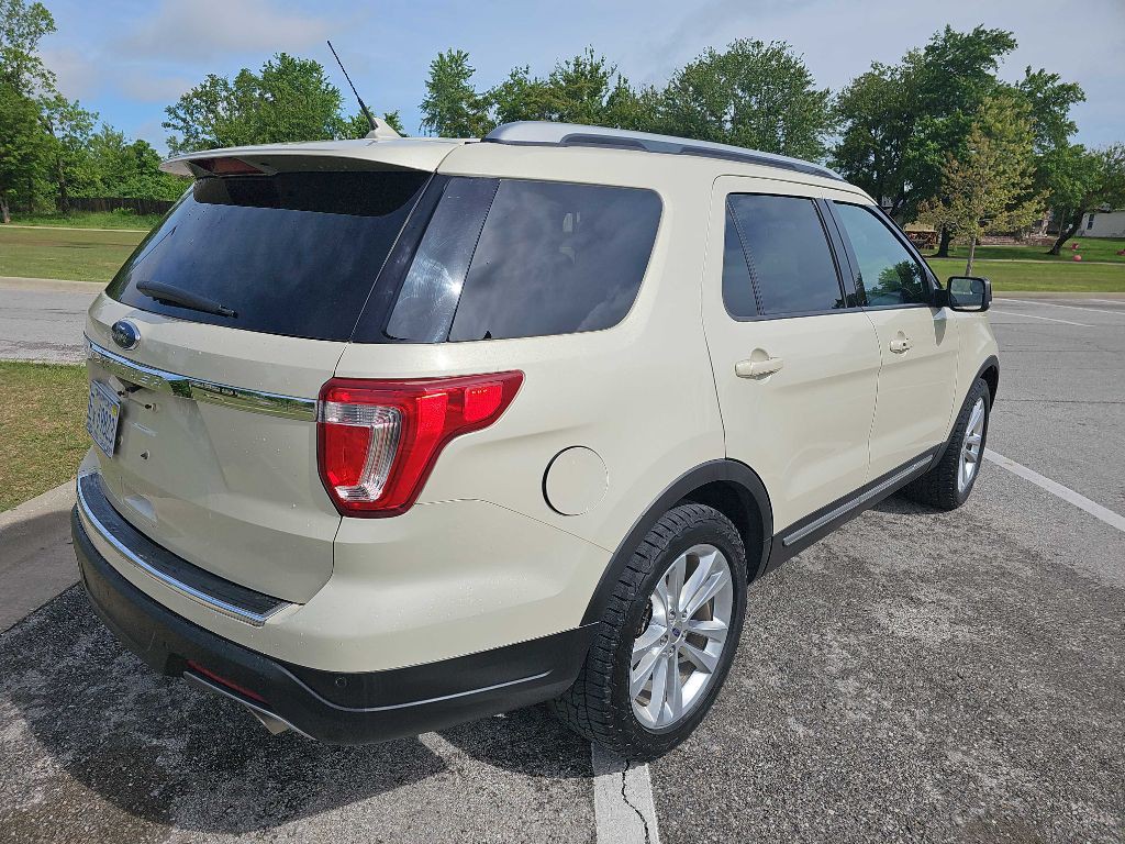 2018 Ford Explorer Image 1