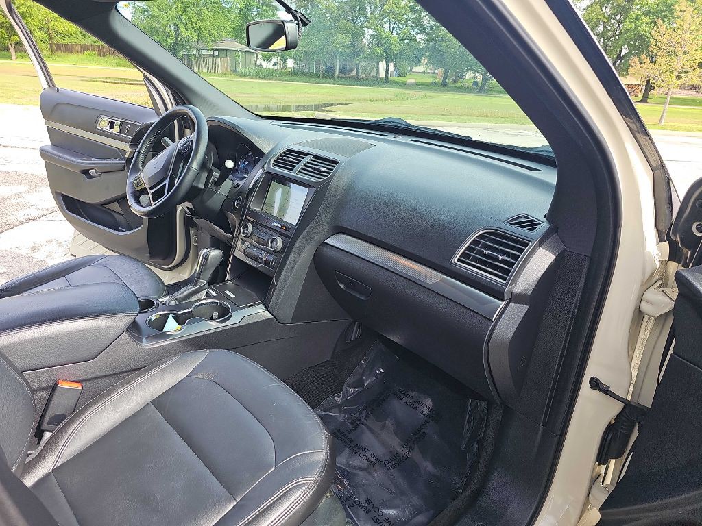 2018 Ford Explorer Image 16