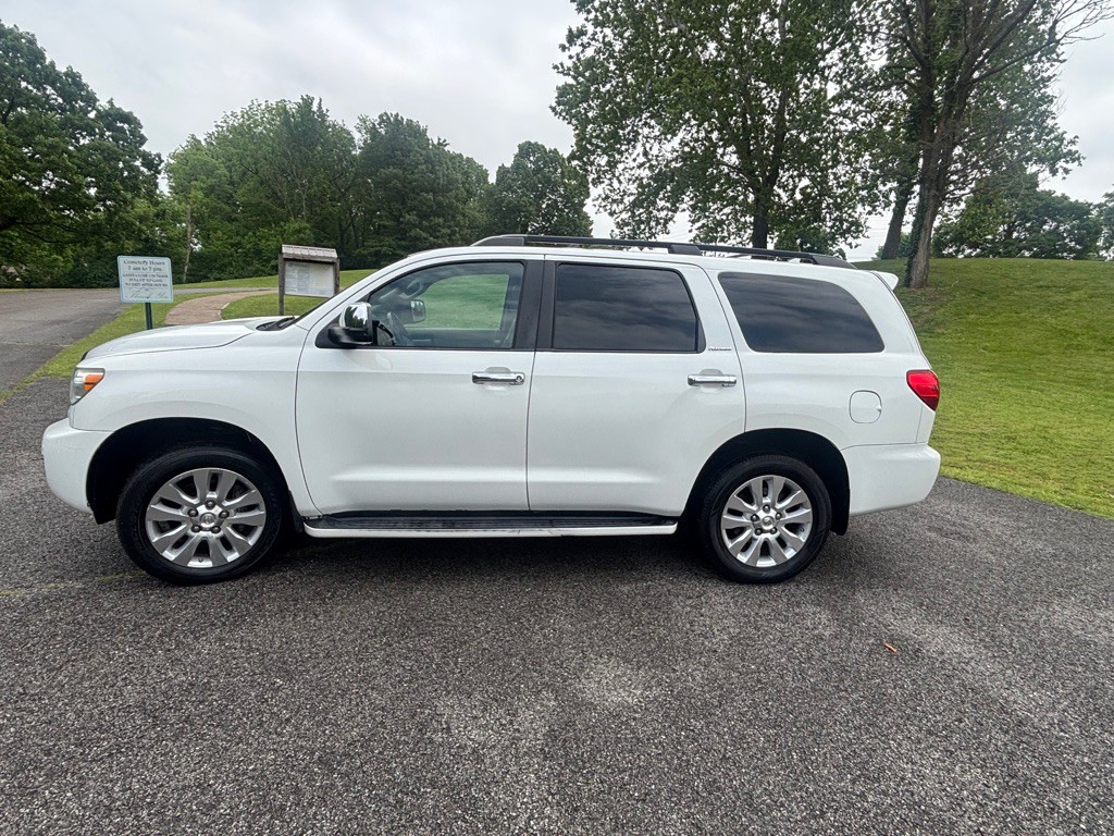 2012 Toyota Sequoia Image 3