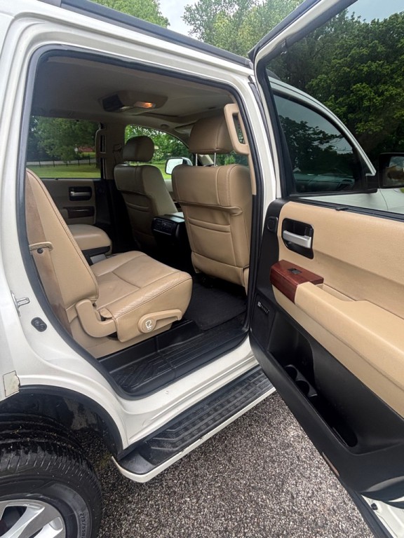 2012 Toyota Sequoia Image 5