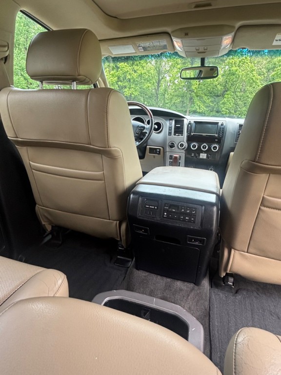 2012 Toyota Sequoia Image 7