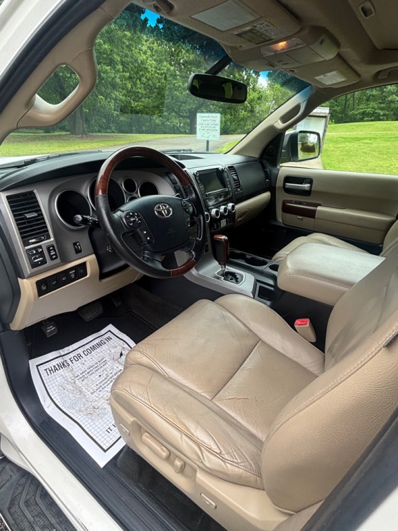 2012 Toyota Sequoia Image 8