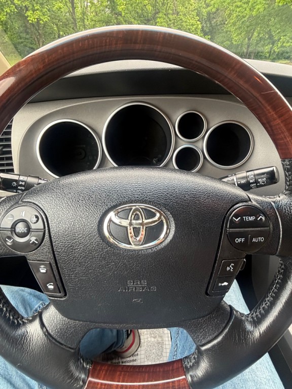 2012 Toyota Sequoia Image 12