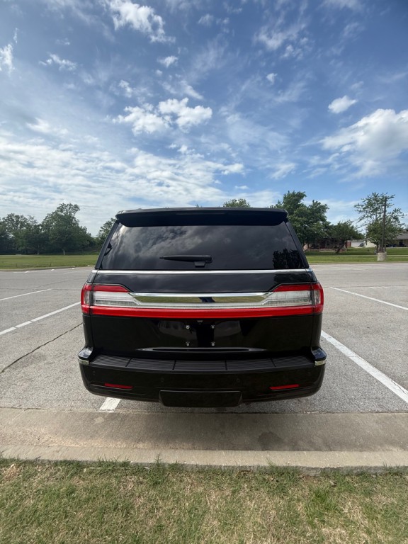 2020 Lincoln Navigator Image 8