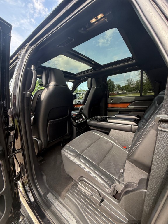 2020 Lincoln Navigator Image 11