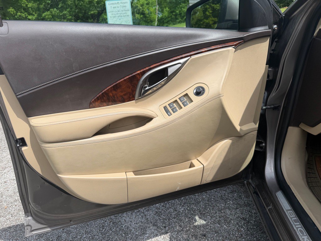 2012 Buick Lacrosse Image 10