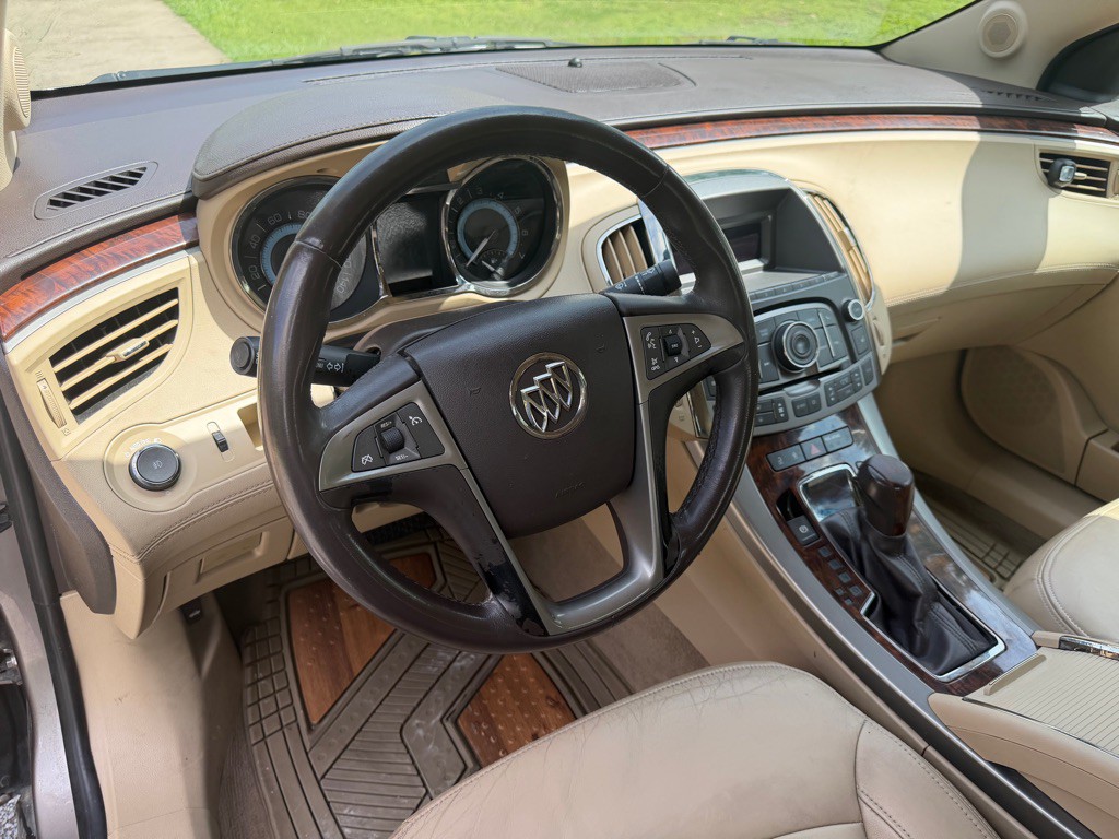 2012 Buick Lacrosse Image 11