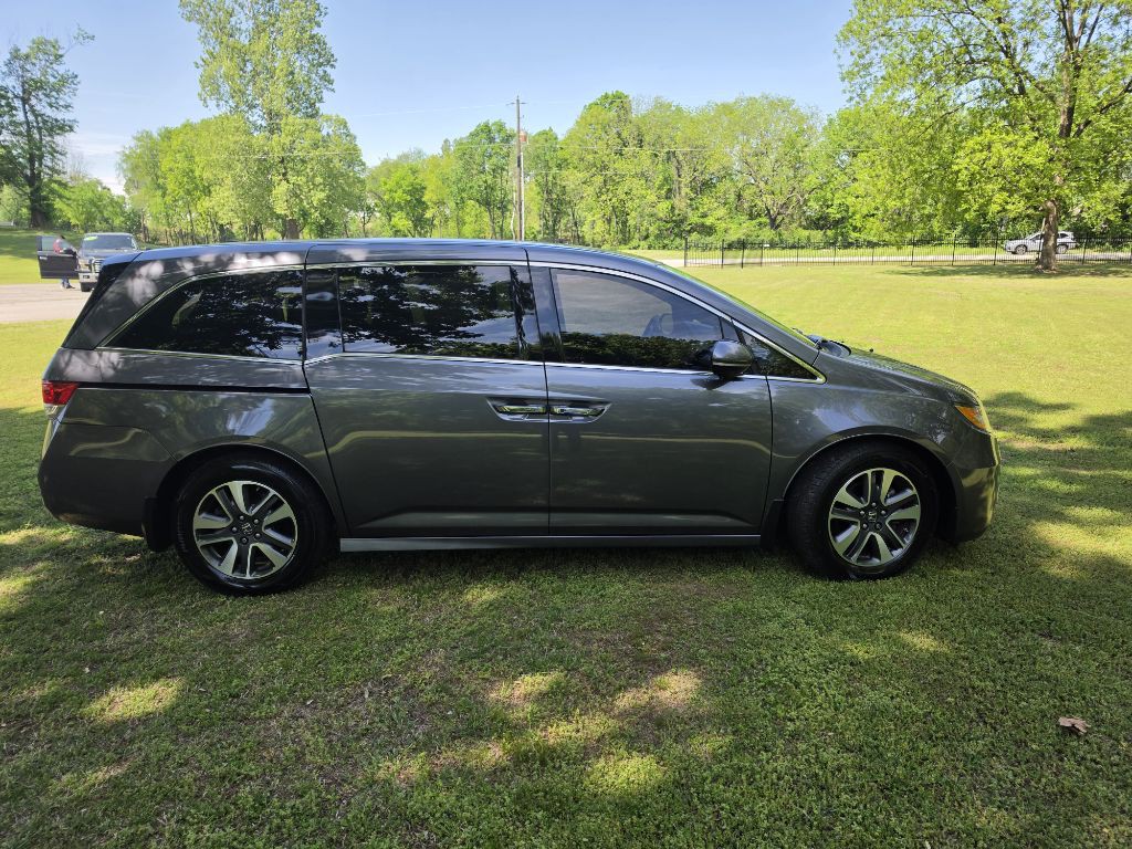2015 Honda Odyssey Image 1