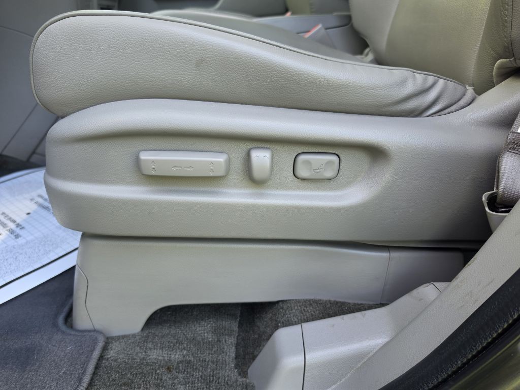 2015 Honda Odyssey Image 16