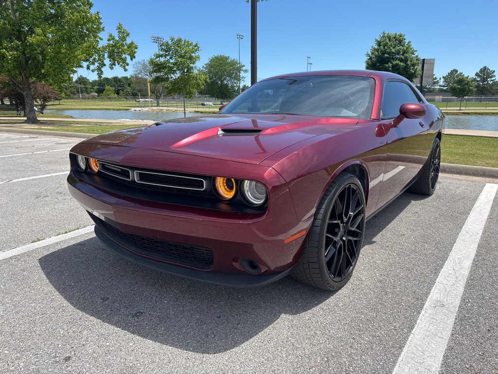 2018 Dodge Challenger Image 1