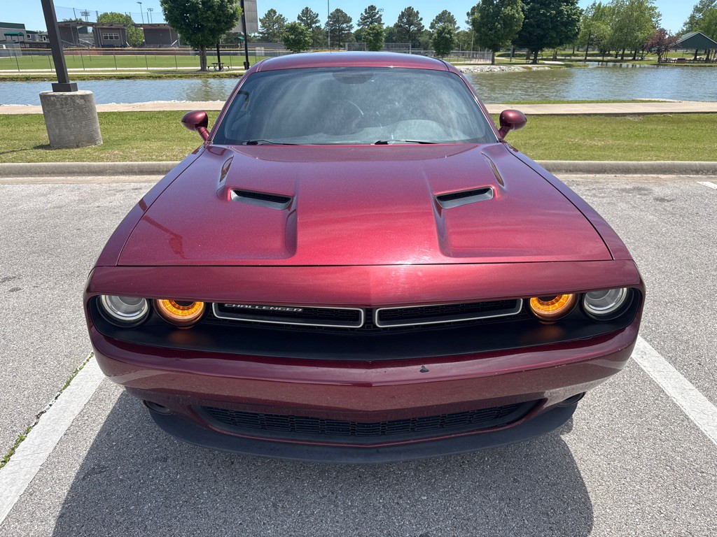 2018 Dodge Challenger Image 2