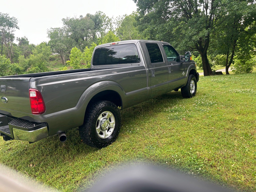 2011 Ford F-250 Image 6