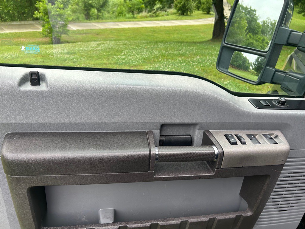 2011 Ford F-250 Image 16