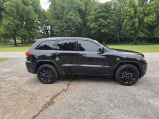 Image for 2019 Jeep Grand Cherokee Laredo ID: 7429628