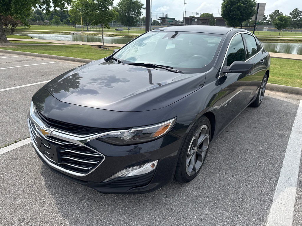 2023 Chevrolet Malibu Image 1