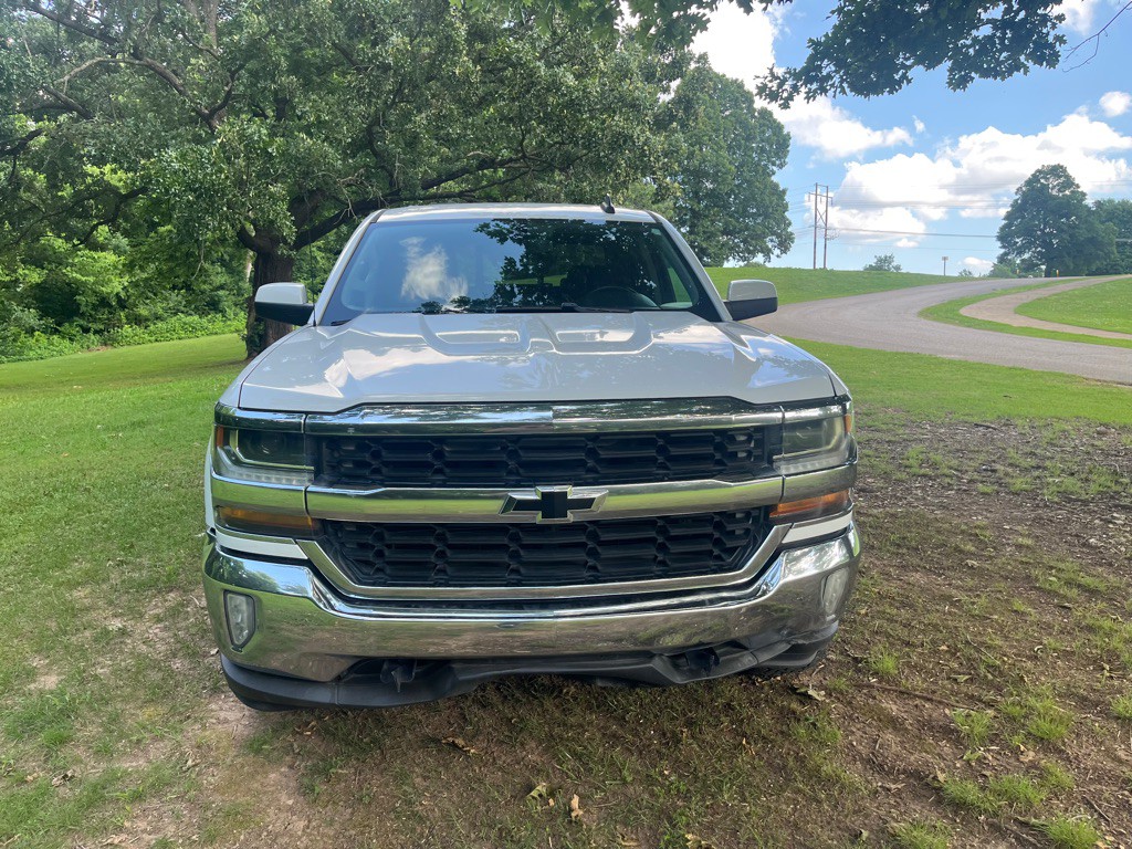 2017 Chevrolet Silverado 1500 Image 2