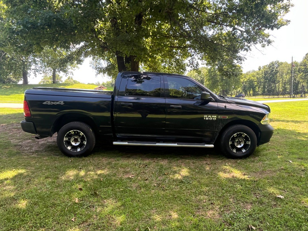 2015 RAM 1500 Image 9