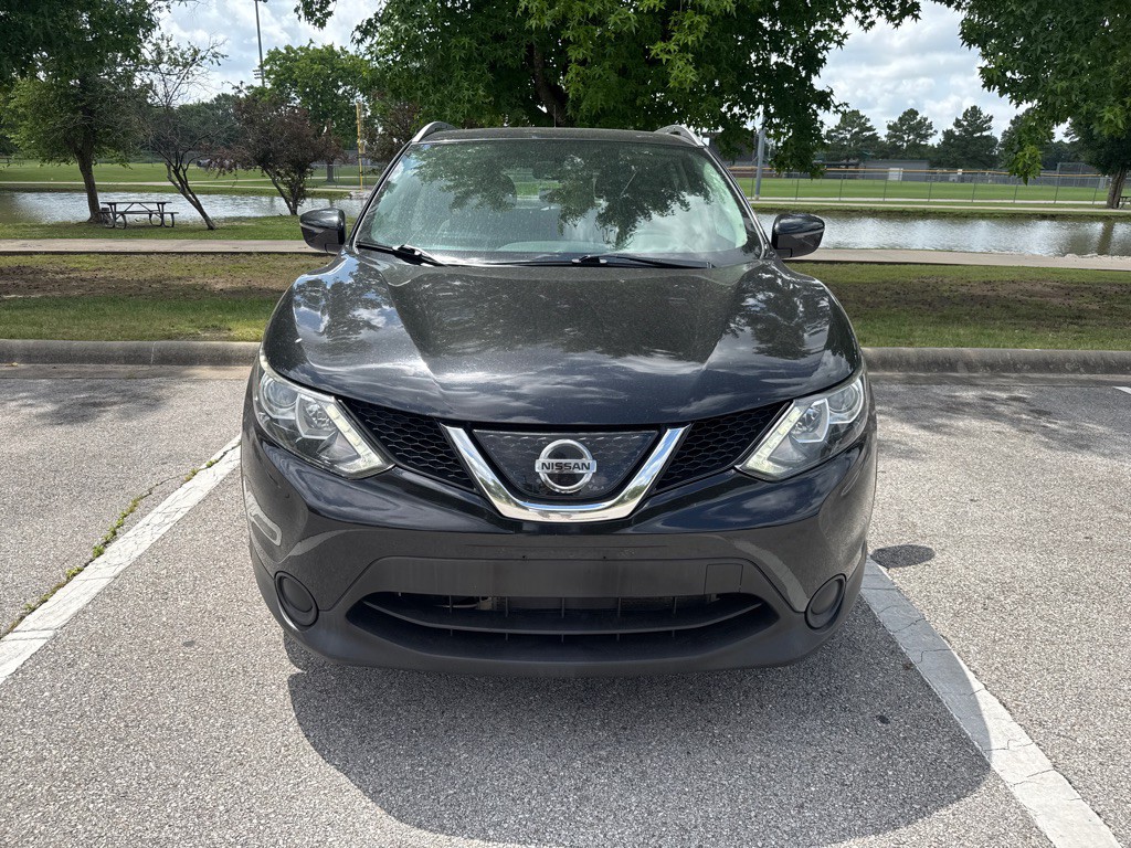 2018 Nissan Rogue Image 2