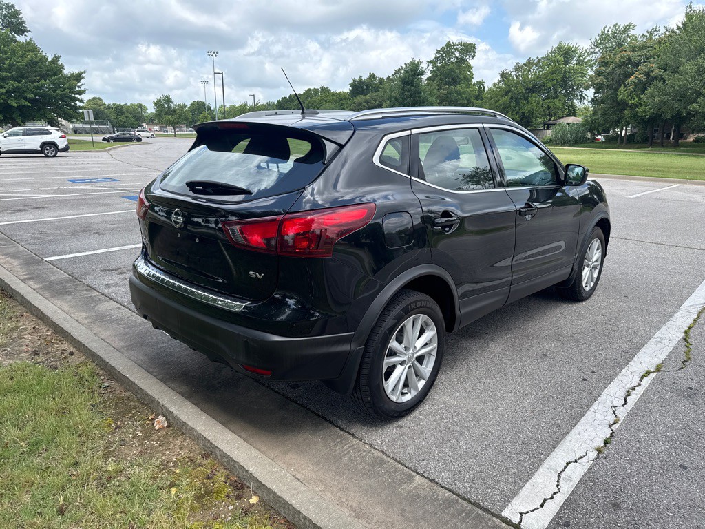 2018 Nissan Rogue Image 5