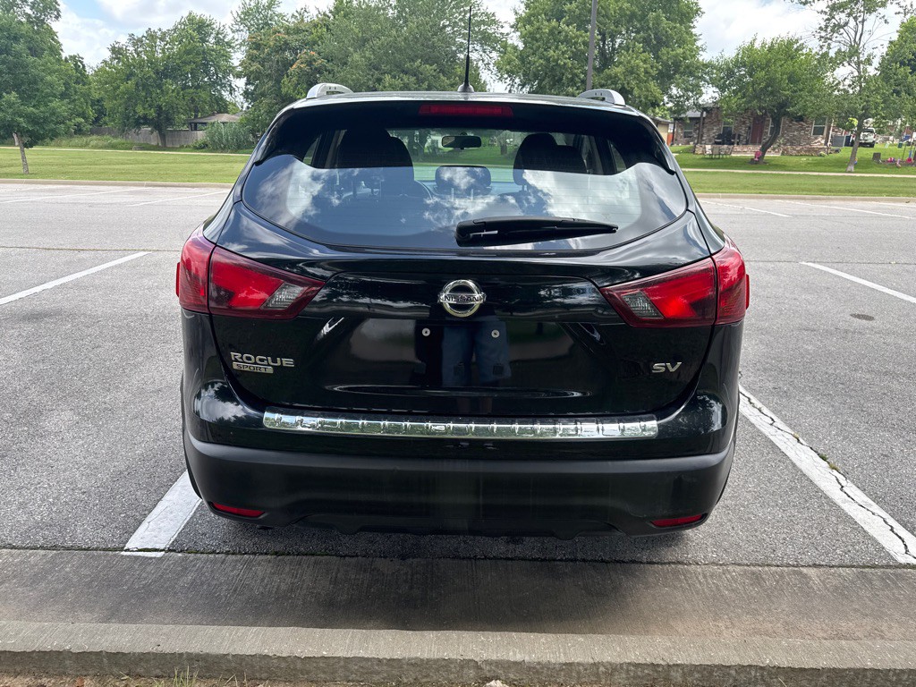 2018 Nissan Rogue Image 6