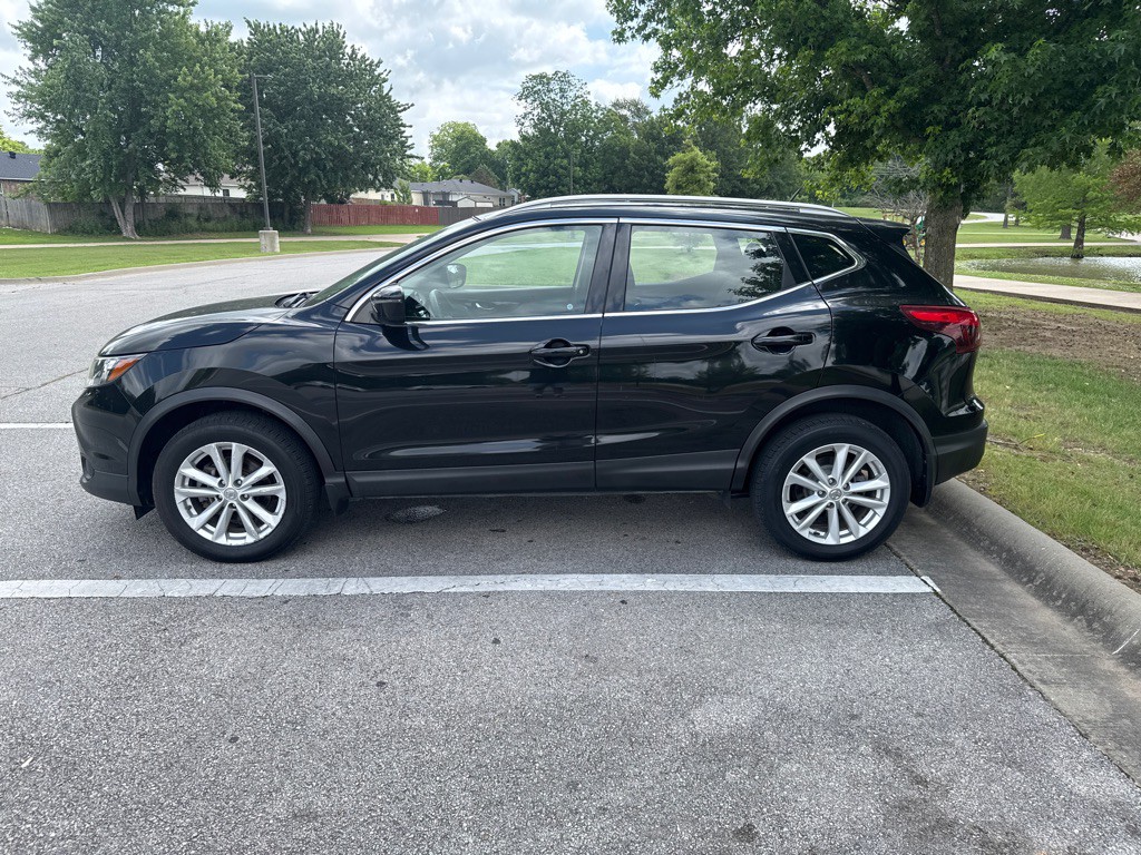 2018 Nissan Rogue Image 8