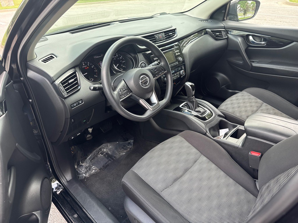 2018 Nissan Rogue Image 9