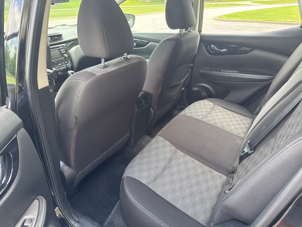 2018 Nissan Rogue Image 10