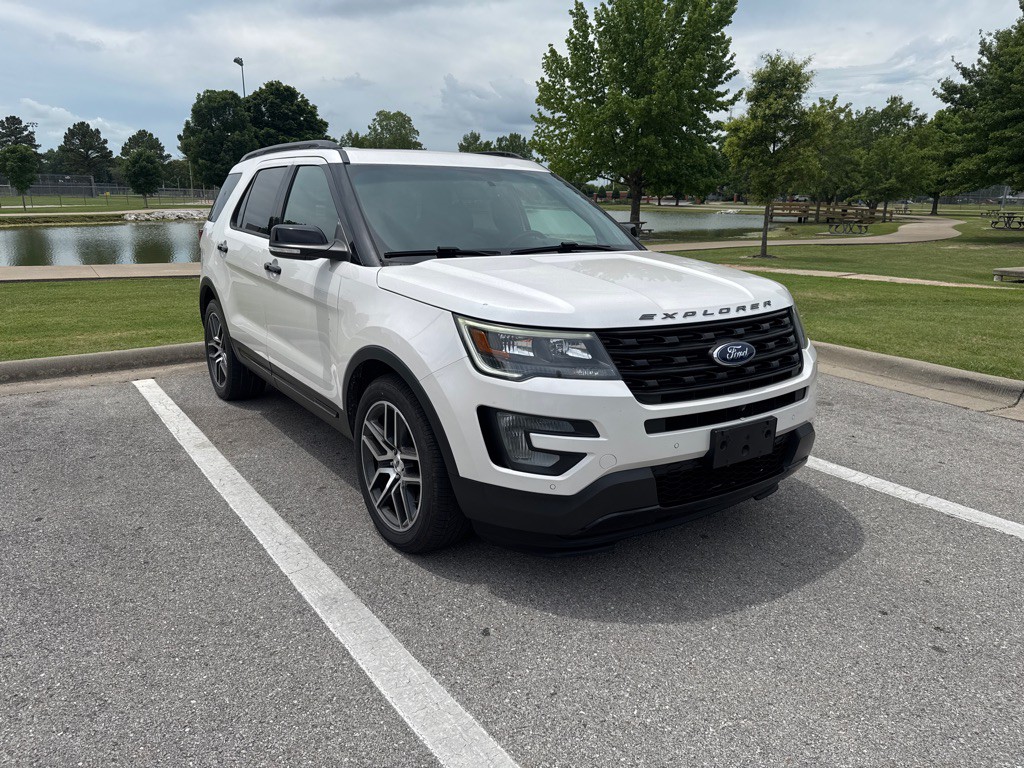 2017 Ford Explorer Image 3