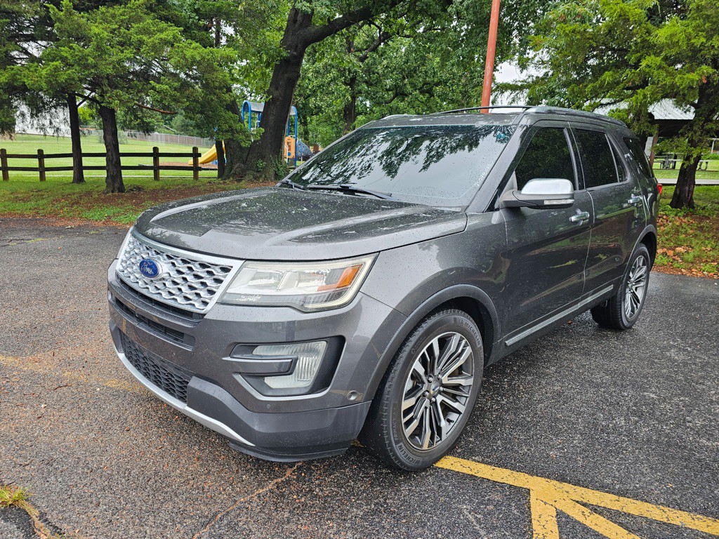 2016 Ford Explorer Image 1