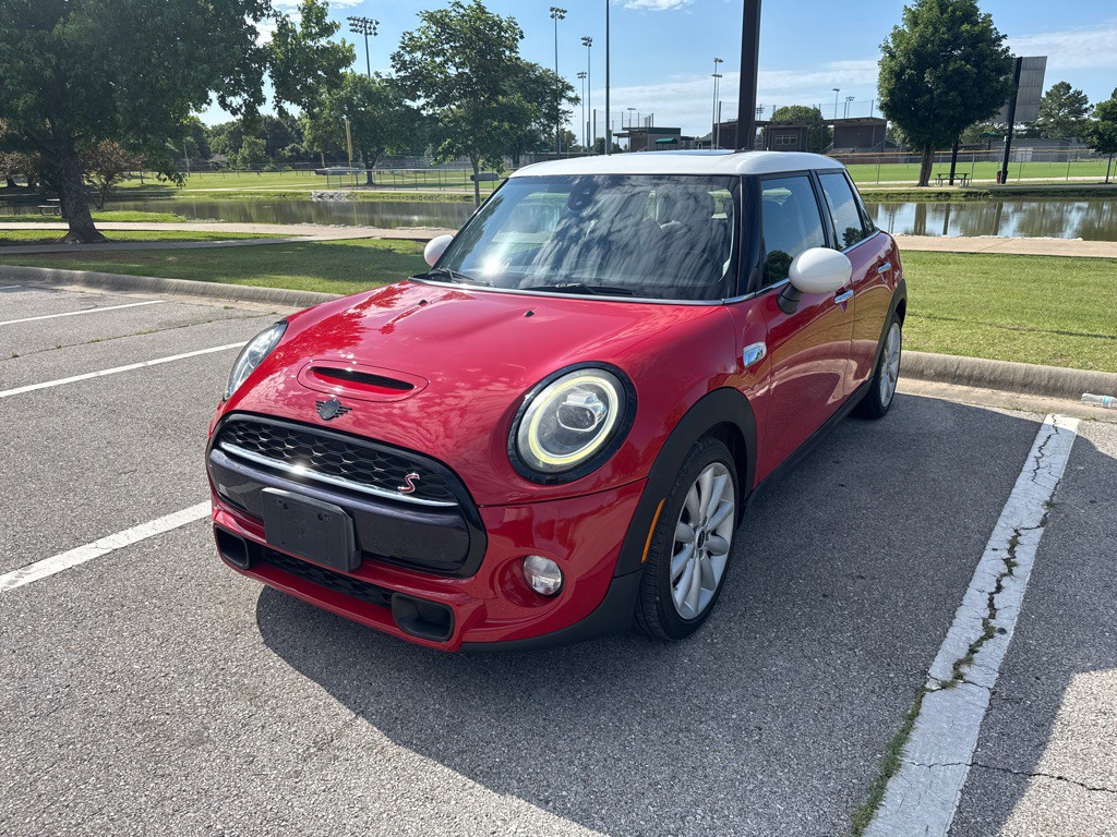2019 MINI Cooper Image 1