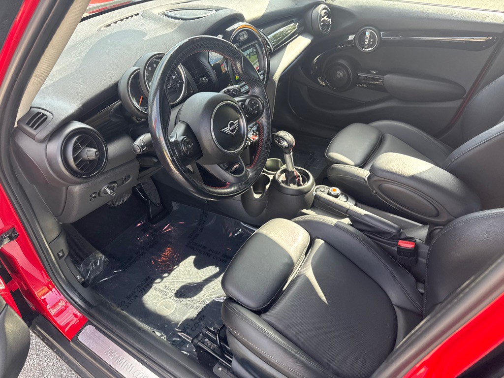 2019 MINI Cooper Image 9