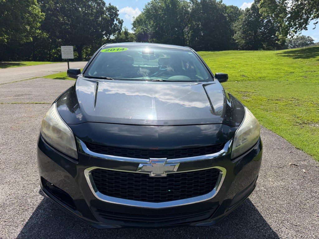 2014 Chevrolet Malibu Image 2