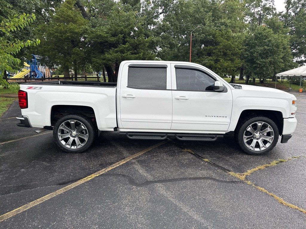 2017 Chevrolet Silverado 1500 Image 4