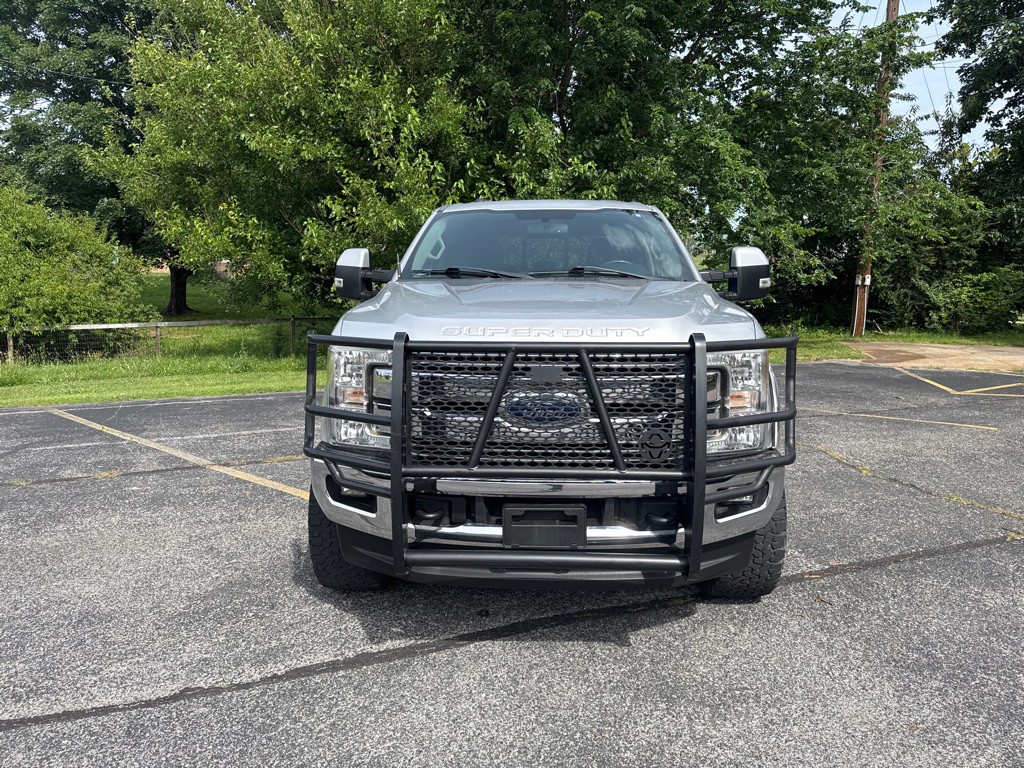 2017 Ford F-250 Image 2