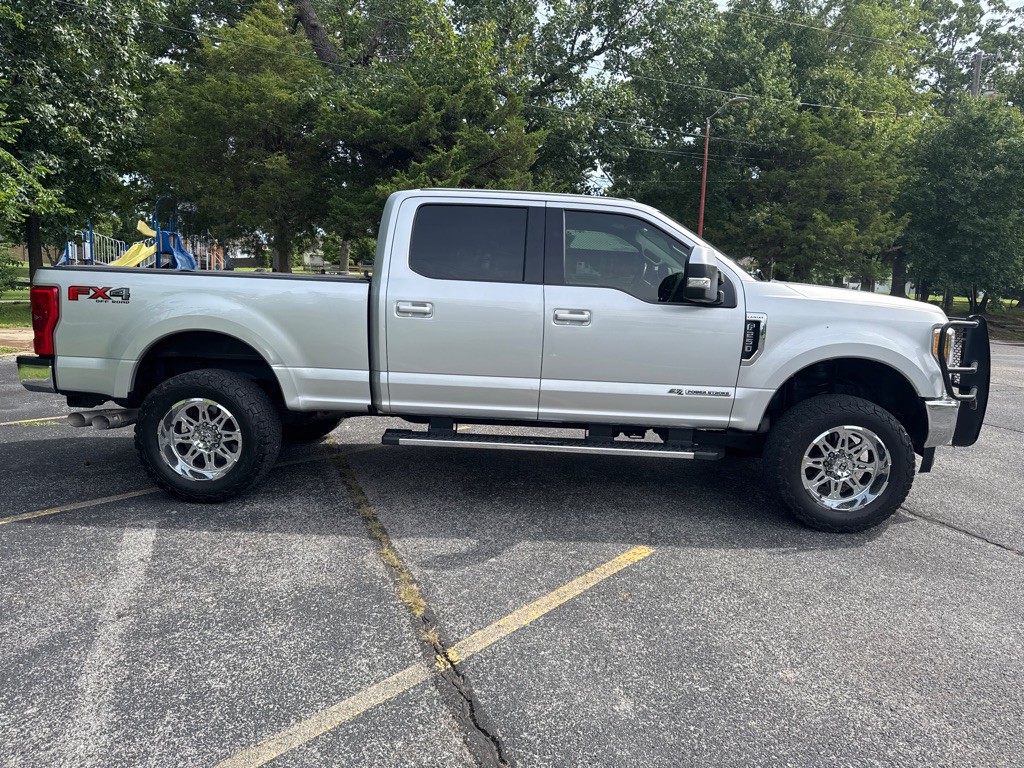 2017 Ford F-250 Image 4