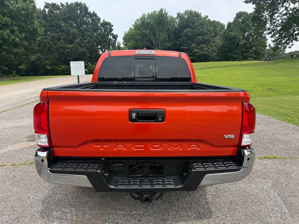2018 Toyota Tacoma Image 7