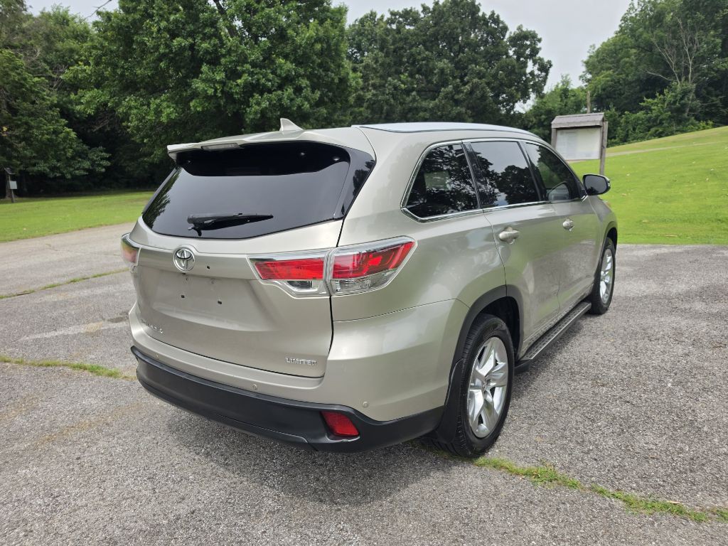 2015 Toyota Highlander Image 11