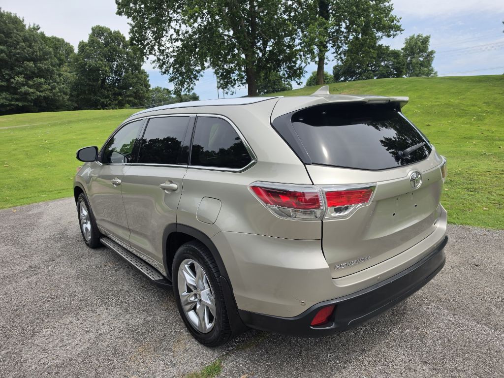 2015 Toyota Highlander Image 13